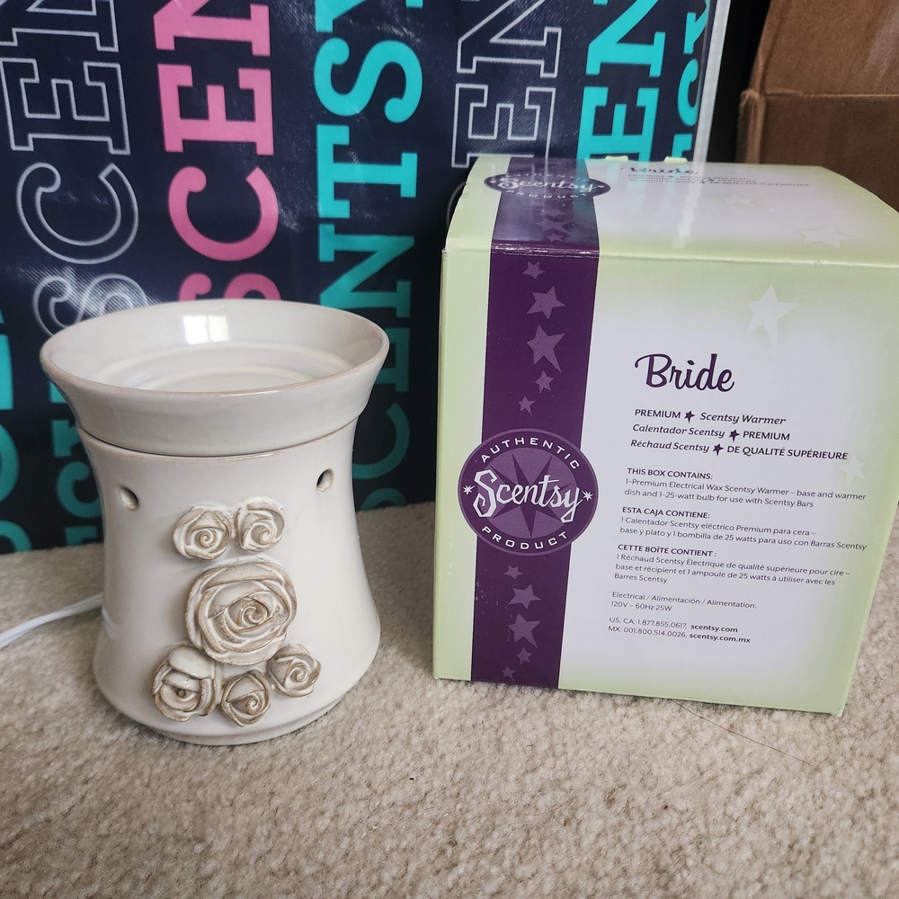 Scentsy Bride Wax Warmer